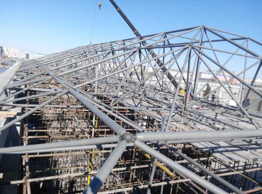 渝北商贸城屋顶网架工程